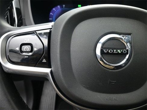 Certified 2023 Volvo XC60 B5 Ultimate FWD image 16
