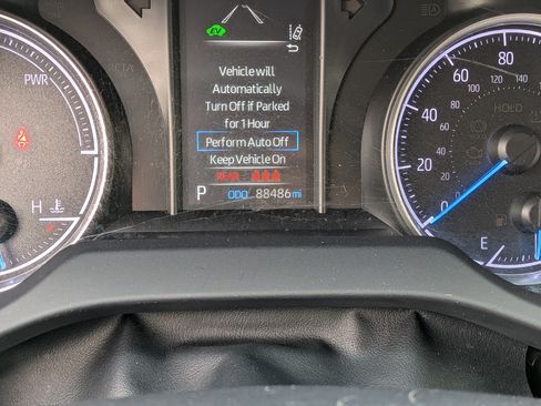 Used 2022 Toyota Venza LE AWD/4WD image 29