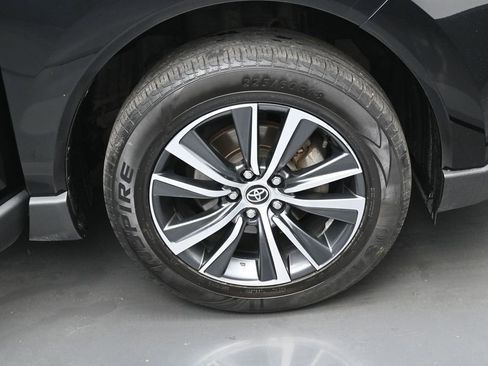 Used 2021 Toyota Venza LE w/ Carpet Mat Package (TMS) AWD/4WD image 38