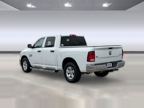 Used 2022 RAM 1500 Classic SLT w/ Electronics Group AWD/4WD image 3