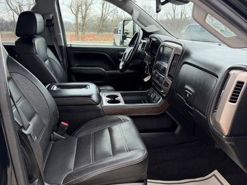 Used 2017 GMC Sierra 3500 Denali w/ Duramax Plus Package image 17