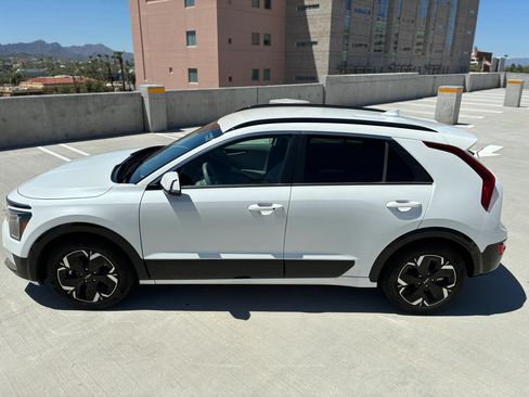 Used 2023 Kia Niro Wind FWD image 8