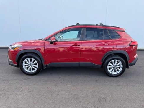 Used 2022 Toyota Corolla Cross LE w/ Moonroof Package AWD/4WD image 10