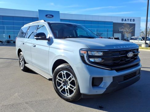 New 2026 Ford Expedition Active AWD/4WD image 1