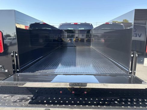 New 2026 Ford F550 4x4 Supercab Super Duty w/ XLT Value Package image 12