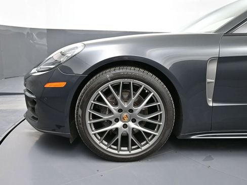 Certified 2023 Porsche Panamera 4 Platinum Edition image 12