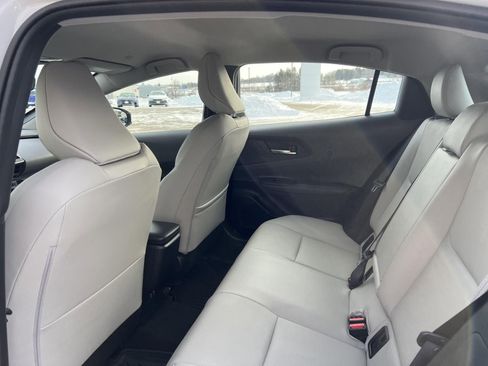 Used 2025 Toyota Prius XLE image 13