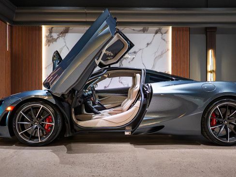 Used 2018 McLaren 720S Luxury RWD image 6