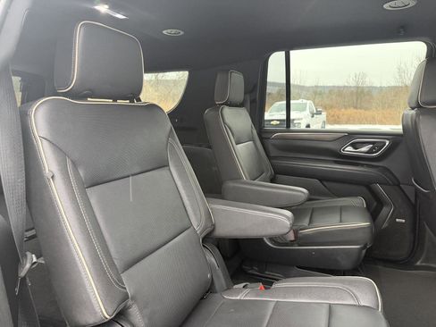Used 2023 Chevrolet Suburban Premier image 36