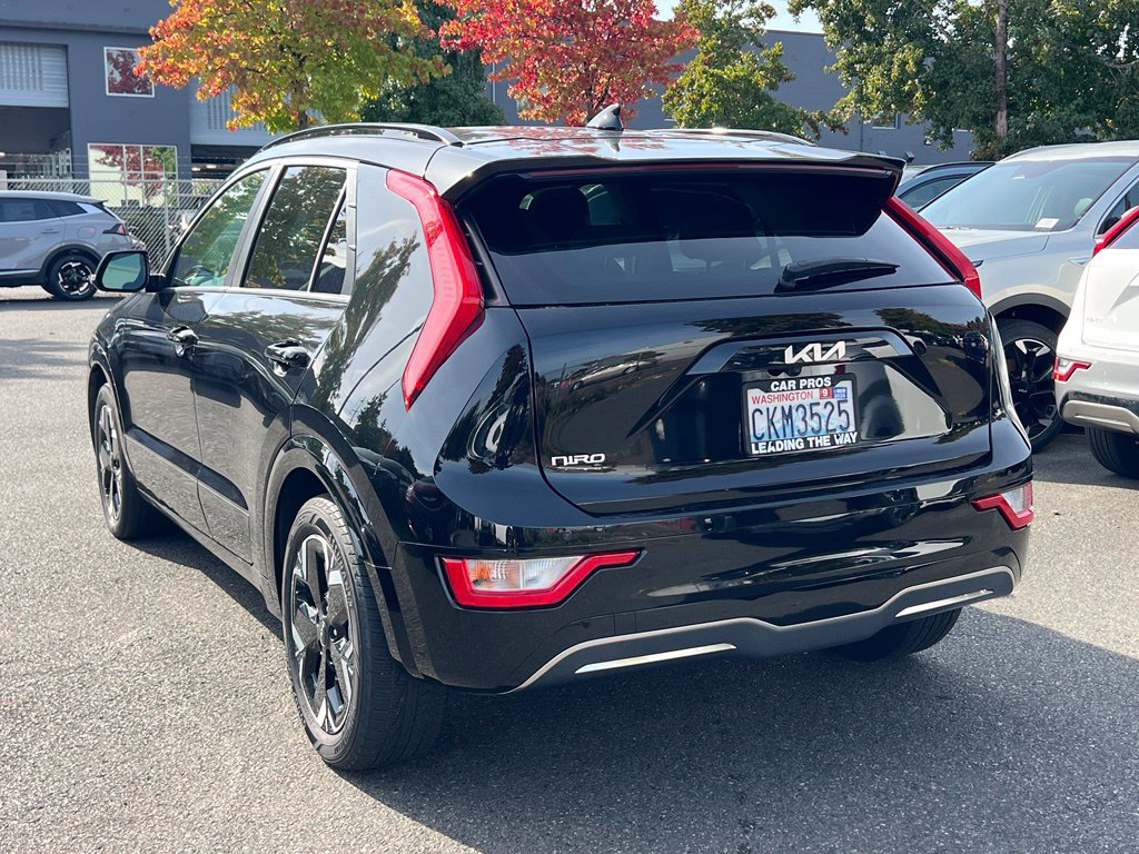 Used 2023 Kia Niro Wind w/ Wind Preserve Package FWD image 11