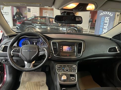 Used 2015 Chrysler 200 Limited w/ Convenience Group image 25