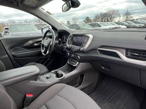 Used 2023 GMC Terrain SLE w/ Driver Convenience Package image 13