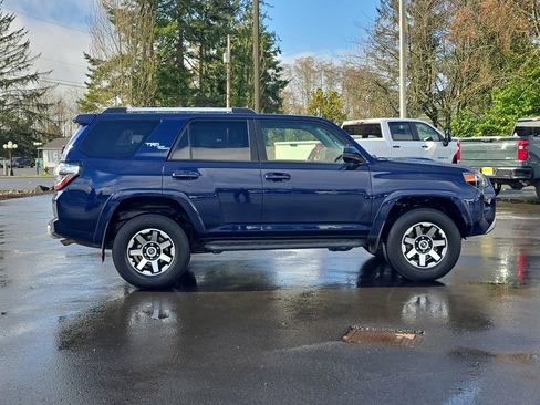 Certified 2018 Toyota 4Runner TRD Off-Road image 7