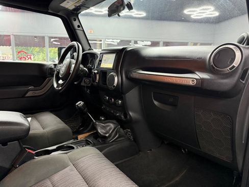 Used 2012 Jeep Wrangler Sport AWD/4WD image 13