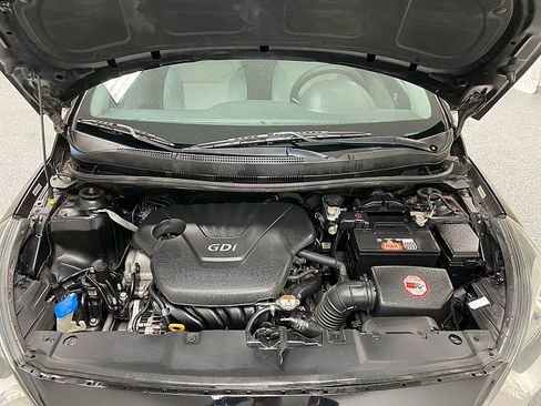 Used 2012 Hyundai Accent GLS image 21