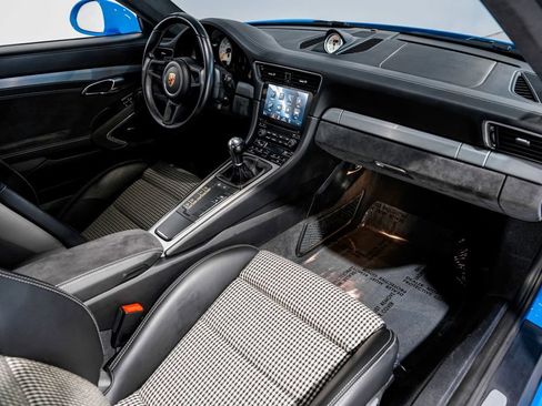Used 2018 Porsche 911 GT3 RWD image 31