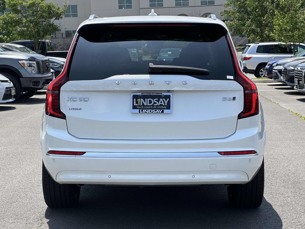 Used 2025 Volvo XC90 B6 Plus AWD/4WD image 5