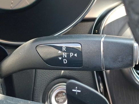 Used 2022 Mercedes-Benz GLC 300 4MATIC image 11