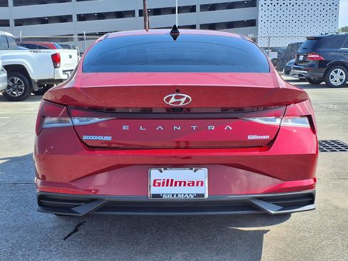 Used 2022 Hyundai Elantra SEL FWD image 23