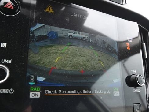 Used 2024 Subaru Outback Touring AWD/4WD image 11