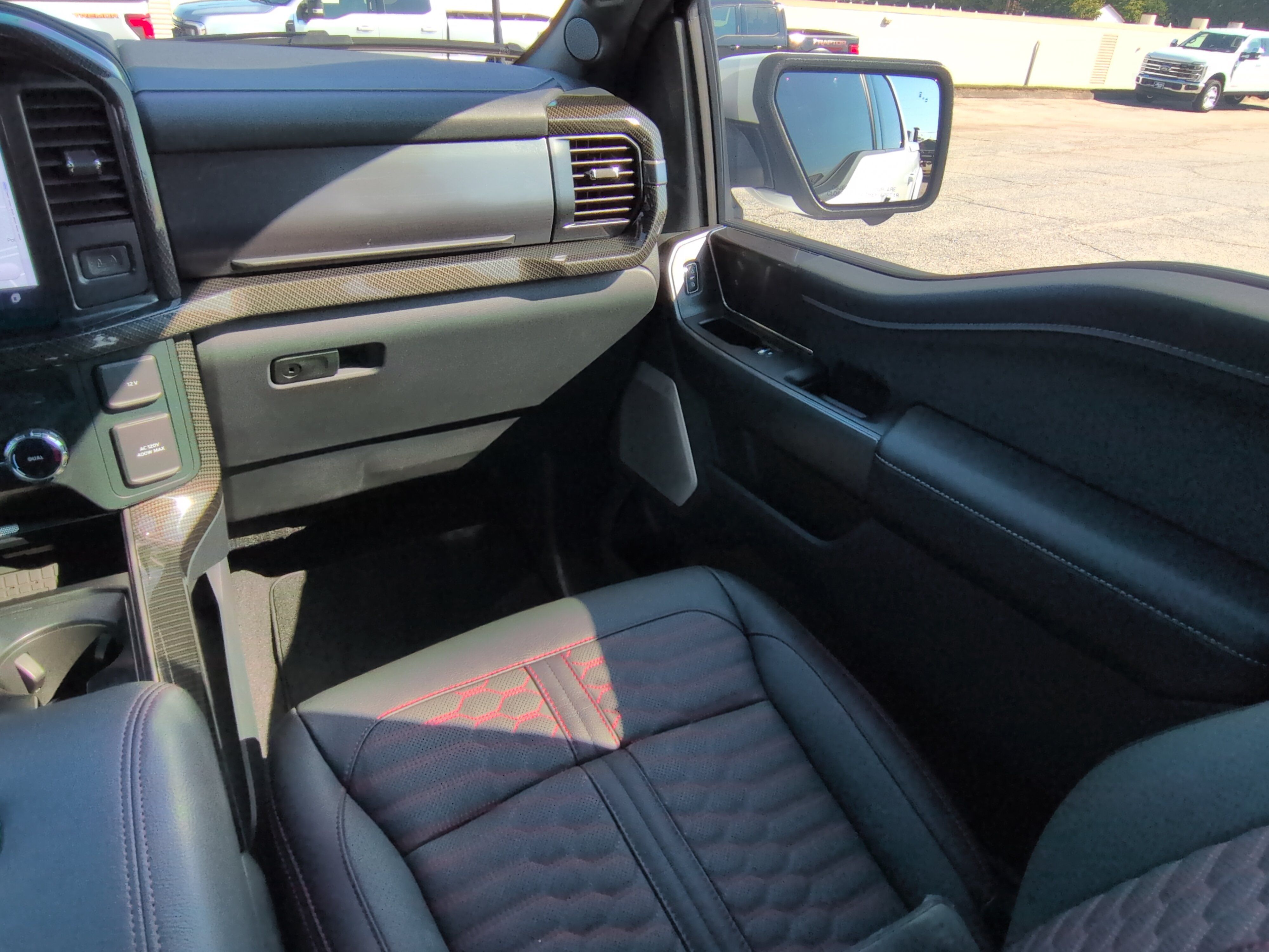 Used 2025 Ford F150 Lariat w/ Equipment Group 502A High AWD/4WD image 15