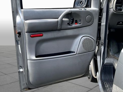 Used 2005 Chevrolet Astro Passenger AWD image 19