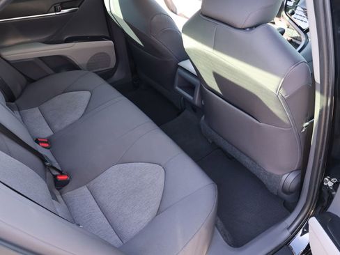 Used 2020 Toyota Camry LE image 18