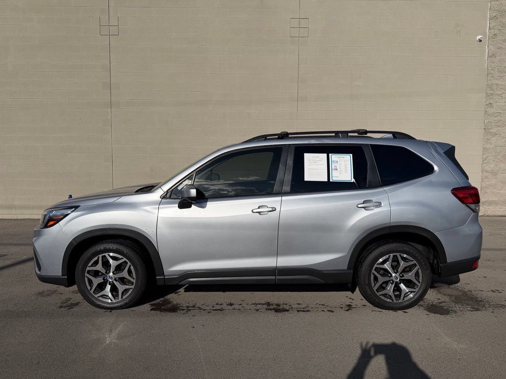 Used 2020 Subaru Forester Premium AWD/4WD image 2