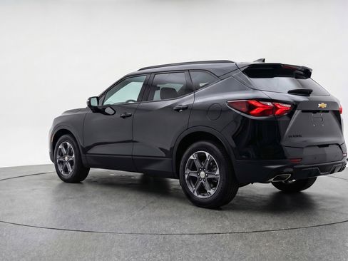 Used 2025 Chevrolet Blazer LT FWD image 6