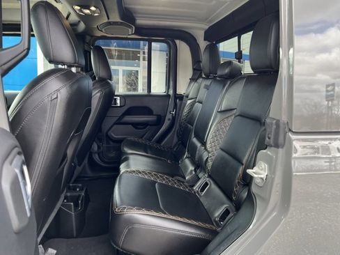 Used 2023 Jeep Gladiator Overland image 15