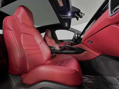 Used 2022 Porsche Cayenne GTS image 28