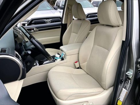 Used 2021 Lexus GX 460 Premium image 7