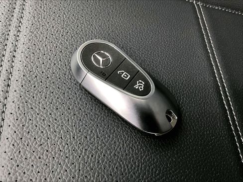 Used 2026 Mercedes-Benz C 300 Sedan image 12