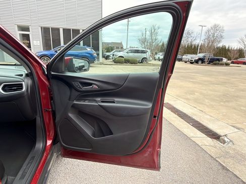 Used 2020 Chevrolet Equinox LT image 14