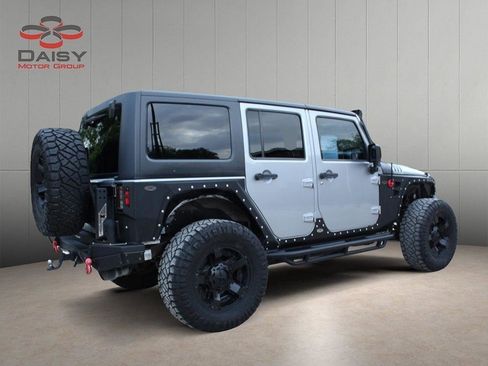Used 2013 Jeep Wrangler Unlimited Sahara w/ Connectivity Group AWD/4WD image 5