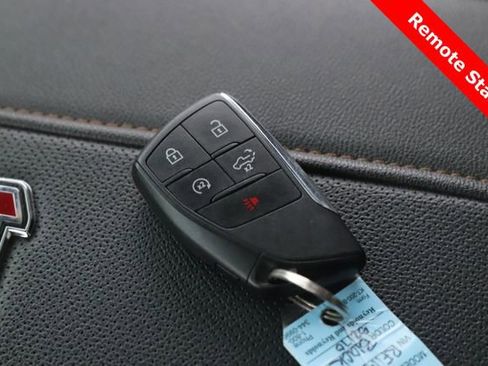 Used 2024 GMC Sierra 2500 AT4 w/ AT4 Premium Plus Package AWD/4WD image 3