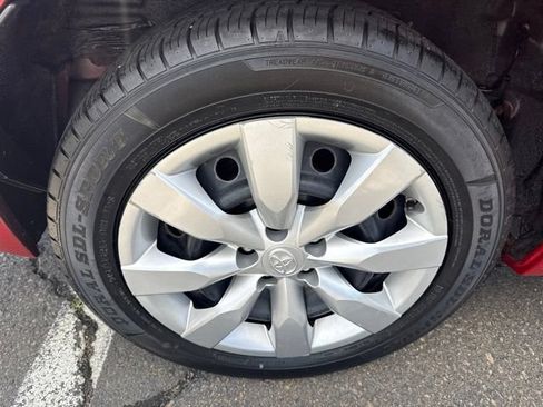 Used 2016 Toyota Corolla LE FWD image 10