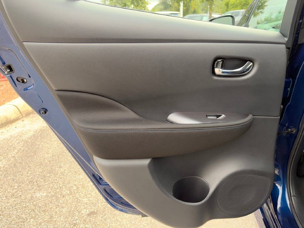 Used 2025 Nissan Leaf S FWD image 26