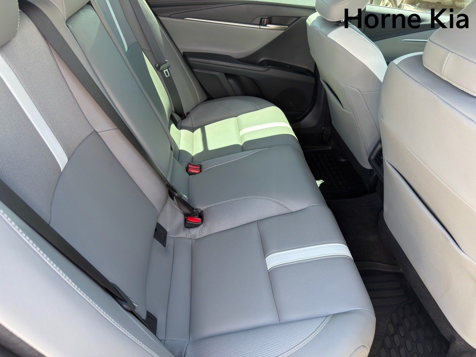 Used 2025 Toyota Camry SE w/ Convenience Package FWD image 27