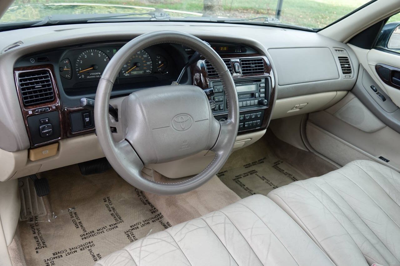 Used 1999 Toyota Avalon XLS FWD image 3