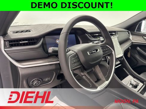 New 2025 Jeep Grand Cherokee Limited w/ Trailer Tow Package image 22