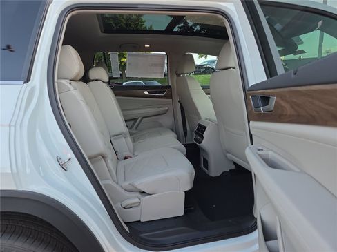 New 2026 Volkswagen Atlas SE FWD image 27