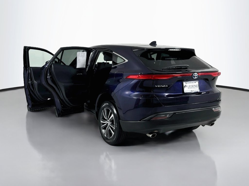 Used 2024 Toyota Venza LE AWD/4WD image 21