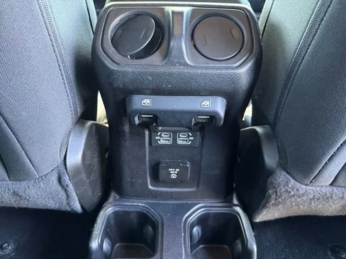 Used 2021 Jeep Wrangler Unlimited Sahara w/ LED Lighting Group AWD/4WD image 32