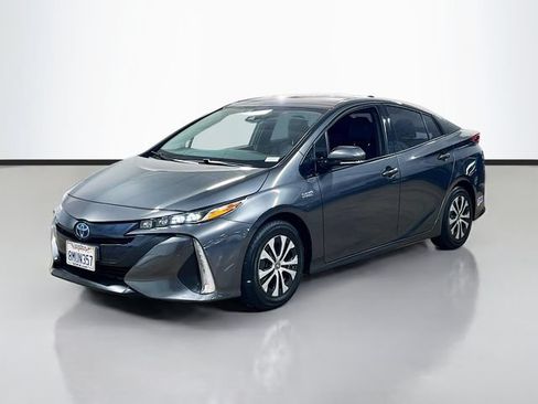 Used 2020 Toyota Prius Prime XLE FWD image 3