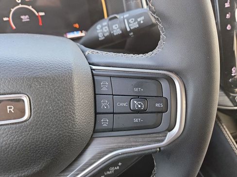 Used 2024 Jeep Wagoneer Series III w/ Flexible Seating Group image 16