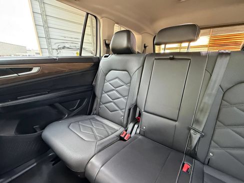 Used 2024 Volkswagen Atlas SE AWD/4WD image 40
