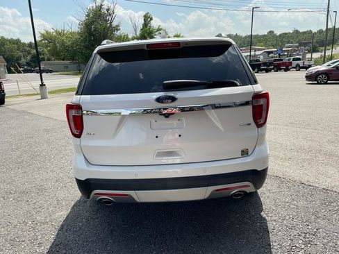 Used 2016 Ford Explorer XLT w/ Equipment Group 202A AWD/4WD image 6