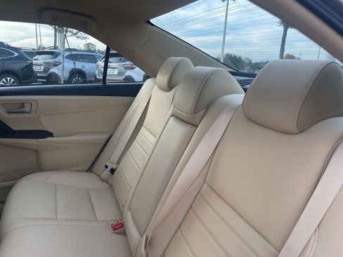 Used 2015 Toyota Camry XLE image 23