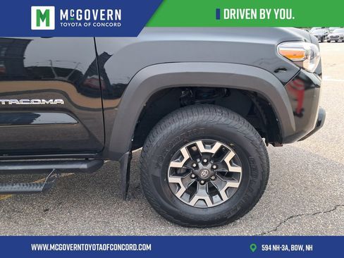 Used 2019 Toyota Tacoma TRD Off-Road w/ Technology Package AWD/4WD image 9